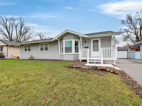 2908 Giles Street , West Des Moines, IA 50265