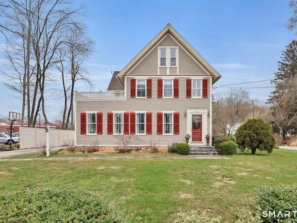 112 Main, Essex, CT 06409