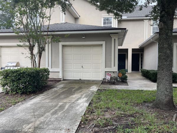 4727 PLAYPEN Drive, Jacksonville, FL 32210