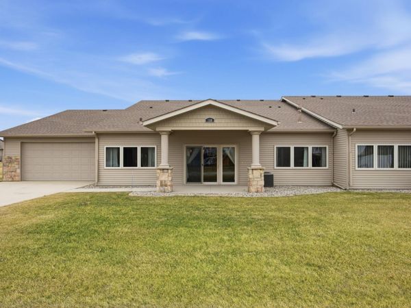 150 Sheyenne Street , Unit I, Kindred, ND 58051