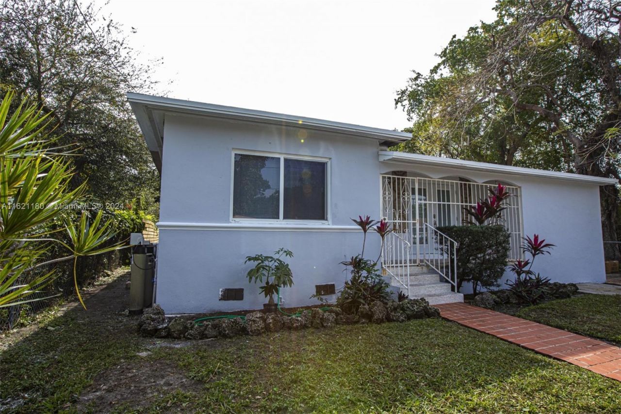 418 NW 47th St, Miami, FL 33127 Photo