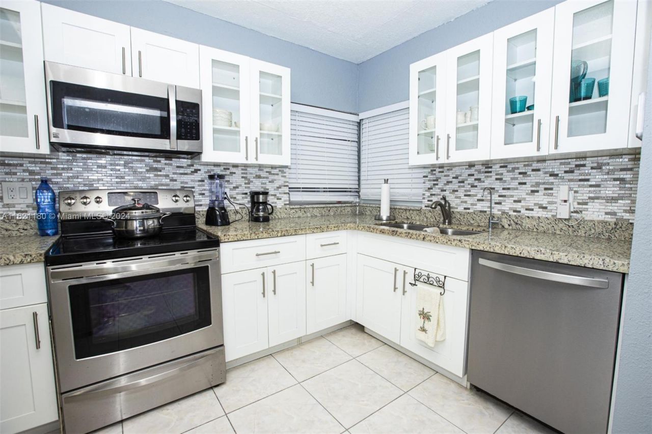 418 NW 47th St, Miami, FL 33127 Photo