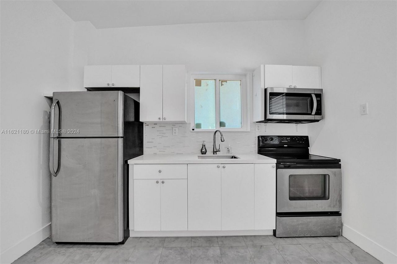 418 NW 47th St, Miami, FL 33127 Photo