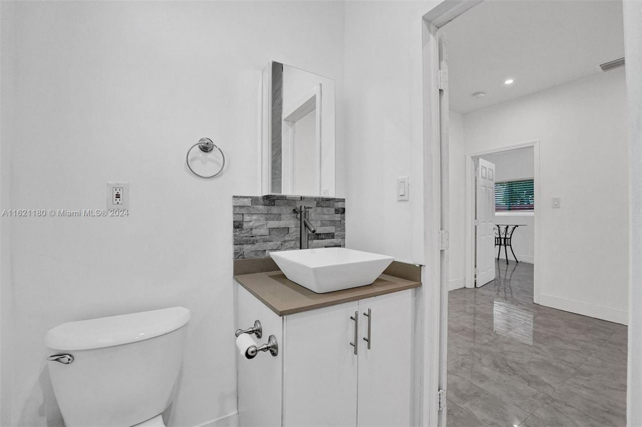 418 NW 47th St, Miami, FL 33127 Photo