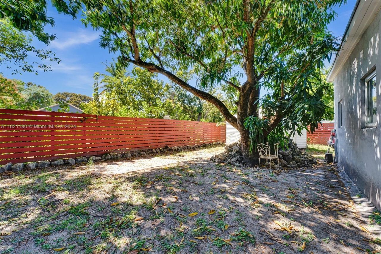 418 NW 47th St, Miami, FL 33127 Photo