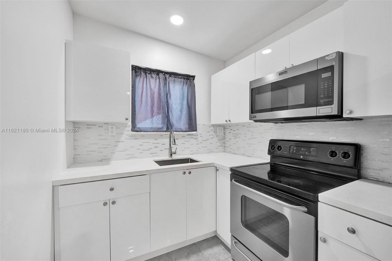 418 NW 47th St, Miami, FL 33127 Photo