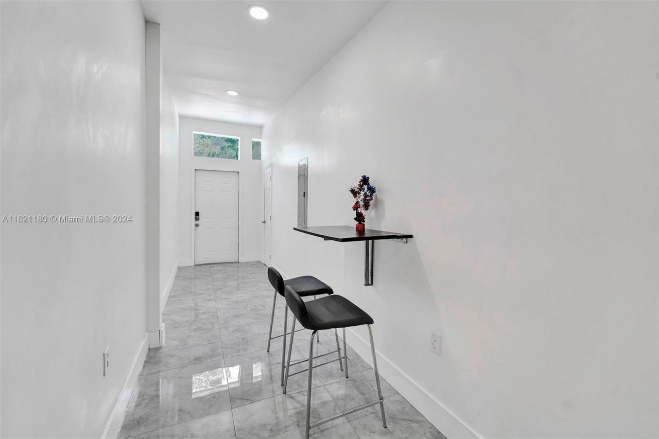 418 NW 47th St, Miami, FL 33127 Photo