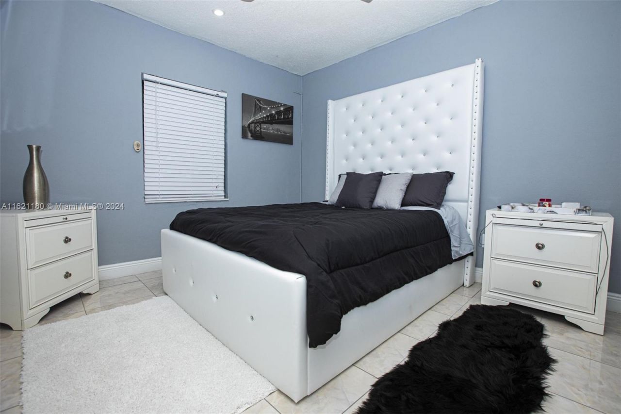 418 NW 47th St, Miami, FL 33127 Photo