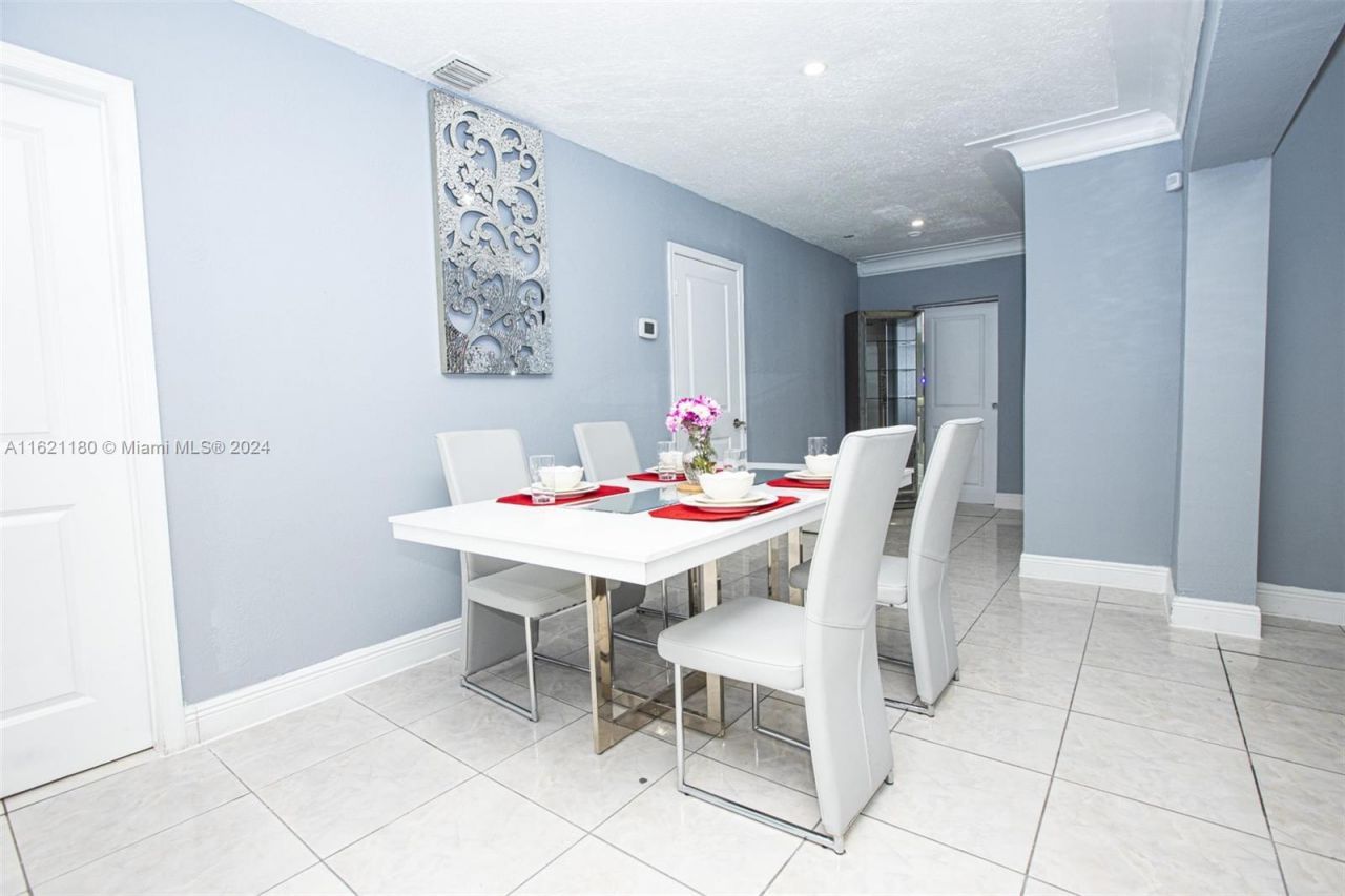 418 NW 47th St, Miami, FL 33127 Photo