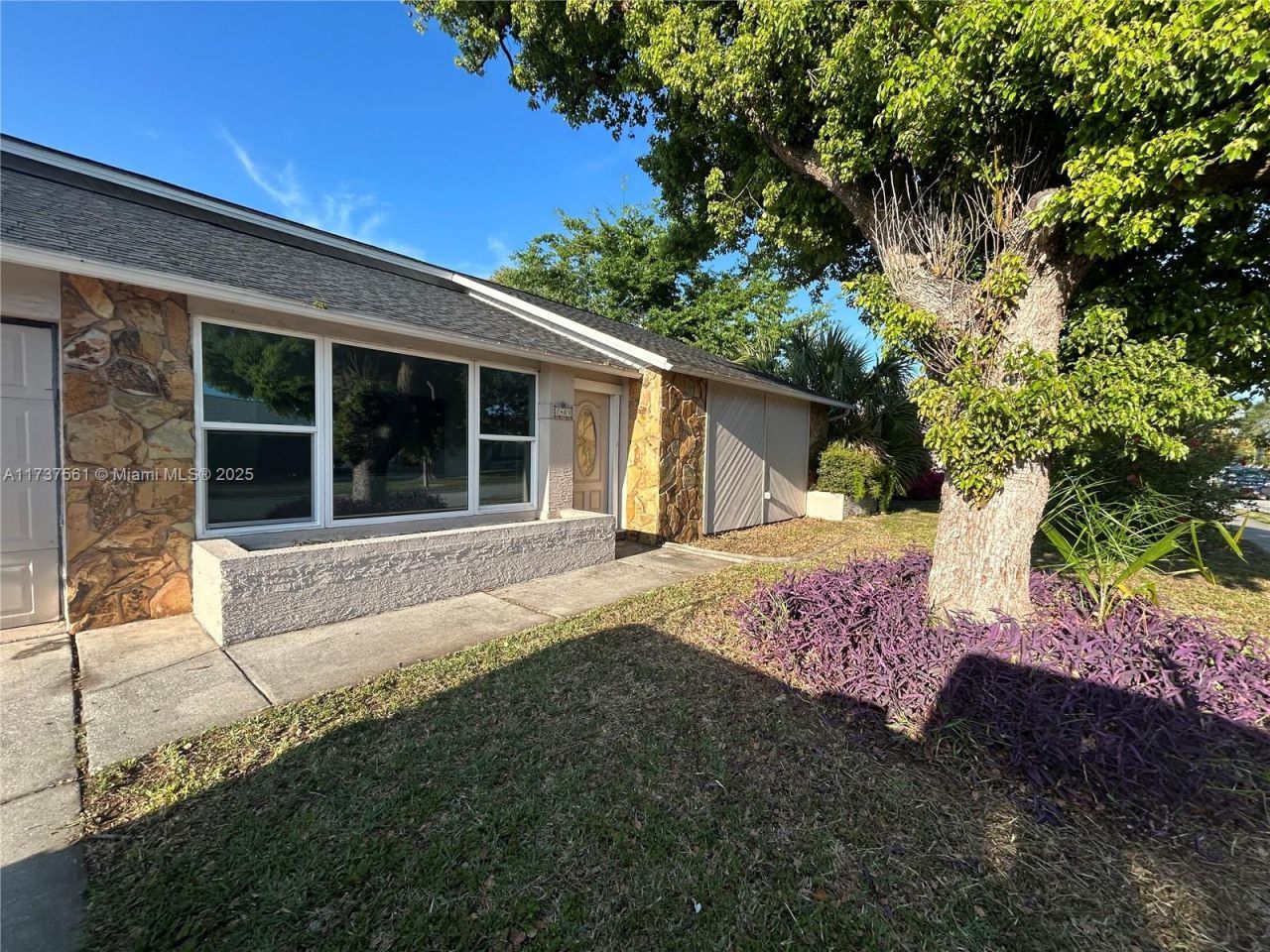 7403 Foxbloom Dr, New Port Richey, FL 34668 Main Photo