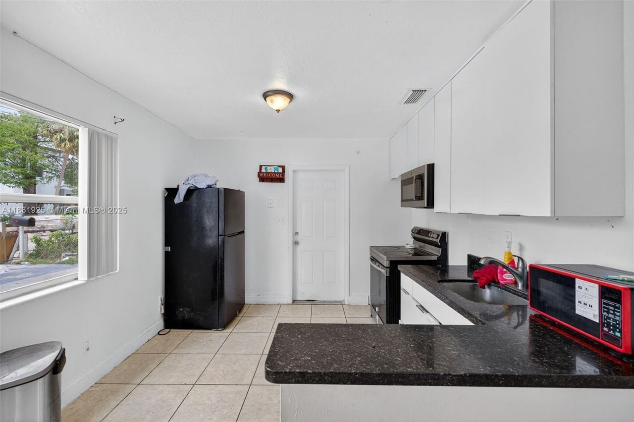 2779 NW 9th Pl, Fort Lauderdale, FL 33311 Photo