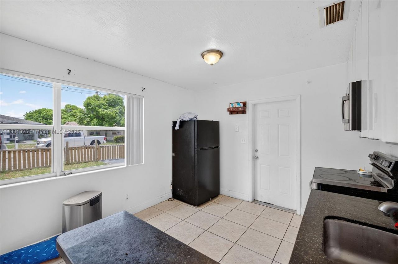 2779 NW 9th Pl, Fort Lauderdale, FL 33311 Photo