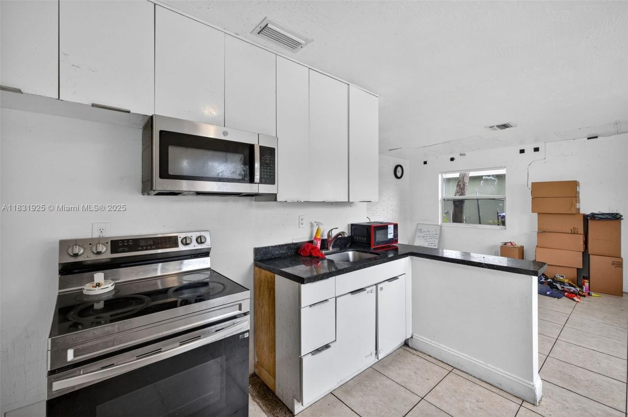 2779 NW 9th Pl, Fort Lauderdale, FL 33311 Photo