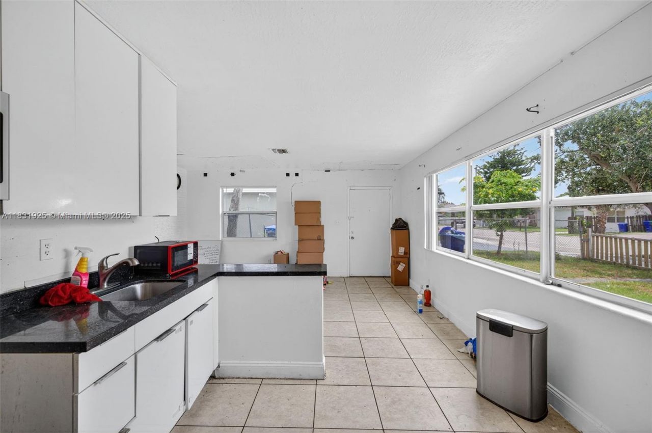 2779 NW 9th Pl, Fort Lauderdale, FL 33311 Photo
