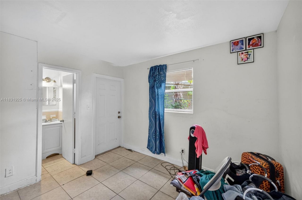 2779 NW 9th Pl, Fort Lauderdale, FL 33311 Photo