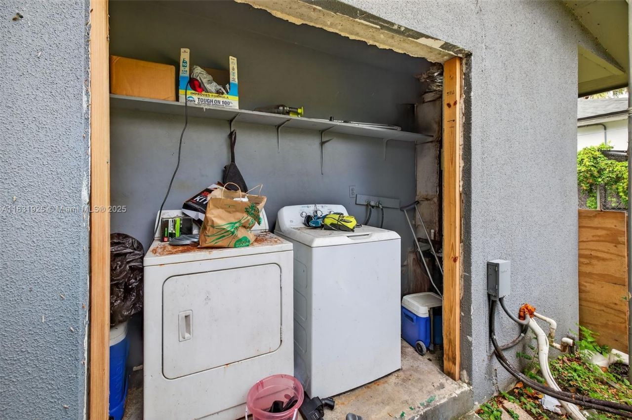 2779 NW 9th Pl, Fort Lauderdale, FL 33311 Photo