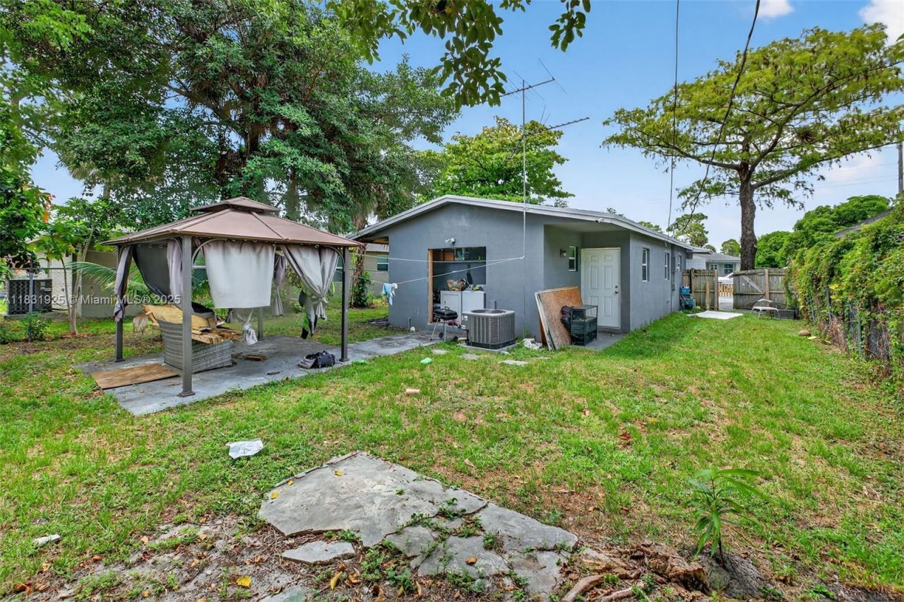 2779 NW 9th Pl, Fort Lauderdale, FL 33311 Photo
