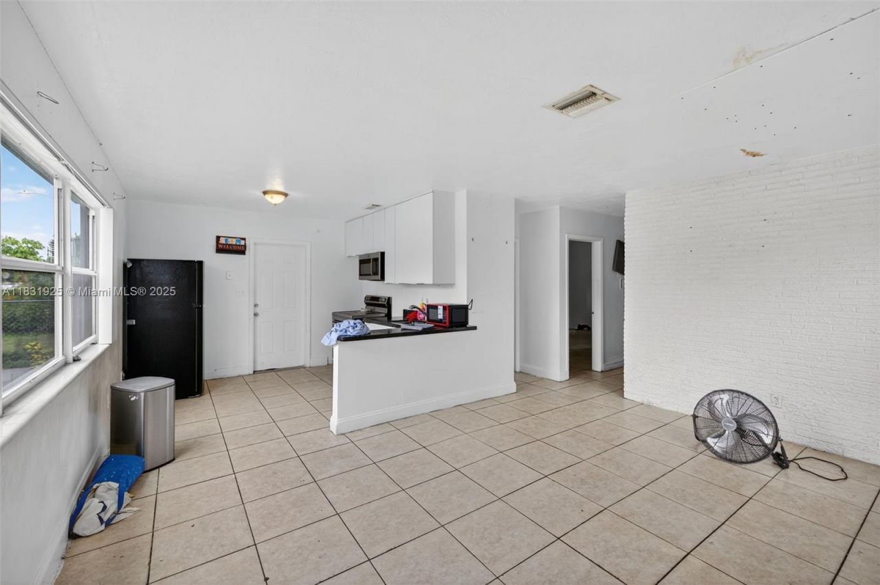 2779 NW 9th Pl, Fort Lauderdale, FL 33311 Photo