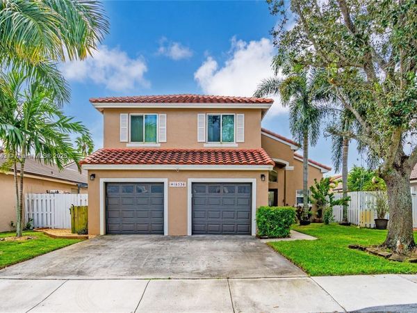 16536 NW 8th St , Pembroke Pines, FL 33028