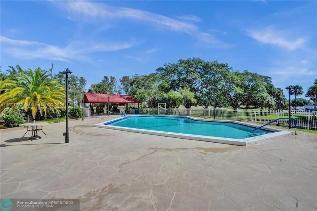 7051 Environ Blvd, Unit 337, Lauderhill, FL 33319 Photo