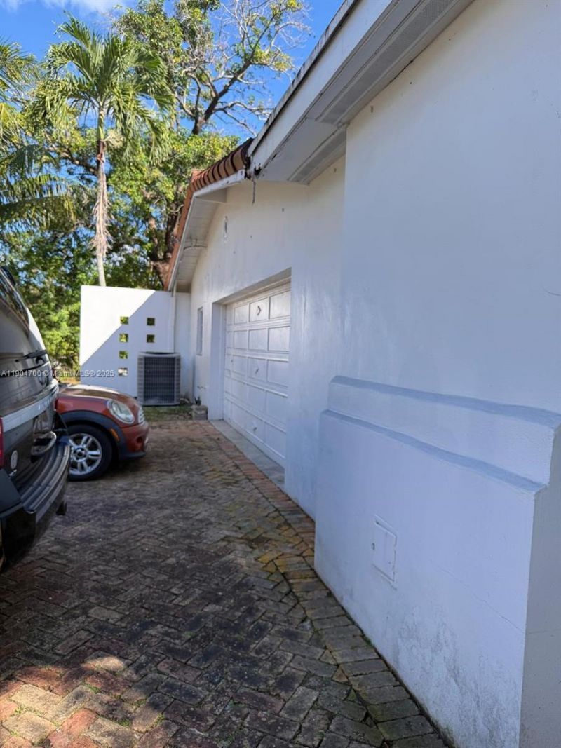 5600 SW 74th Ct, Miami, FL 33143 Photo