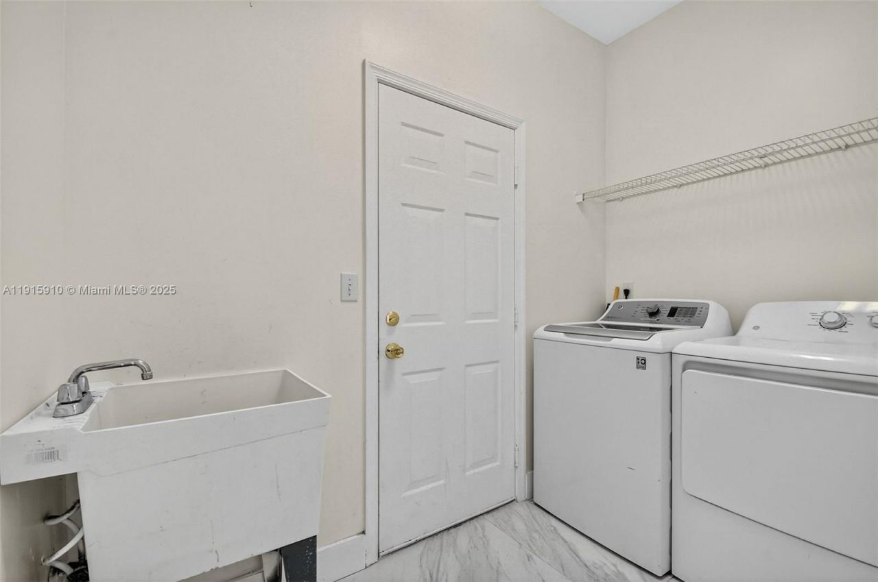 1579 Briar Oak Dr , Royal Palm Beach, FL 33411 Photo