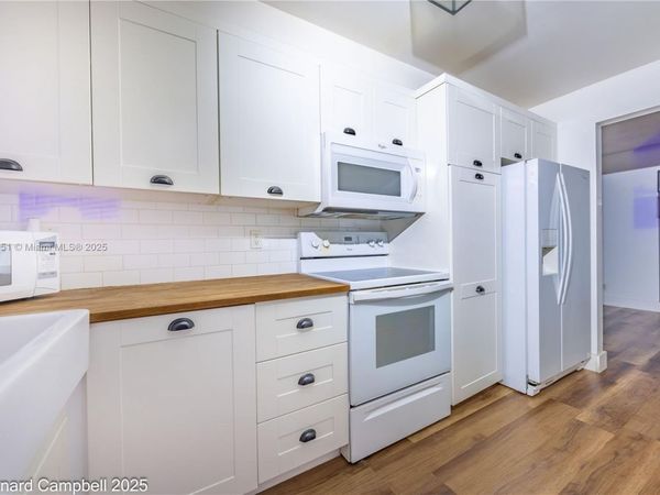 161 NE 10th Ave , Unit 15A, Hallandale Beach, FL 33009