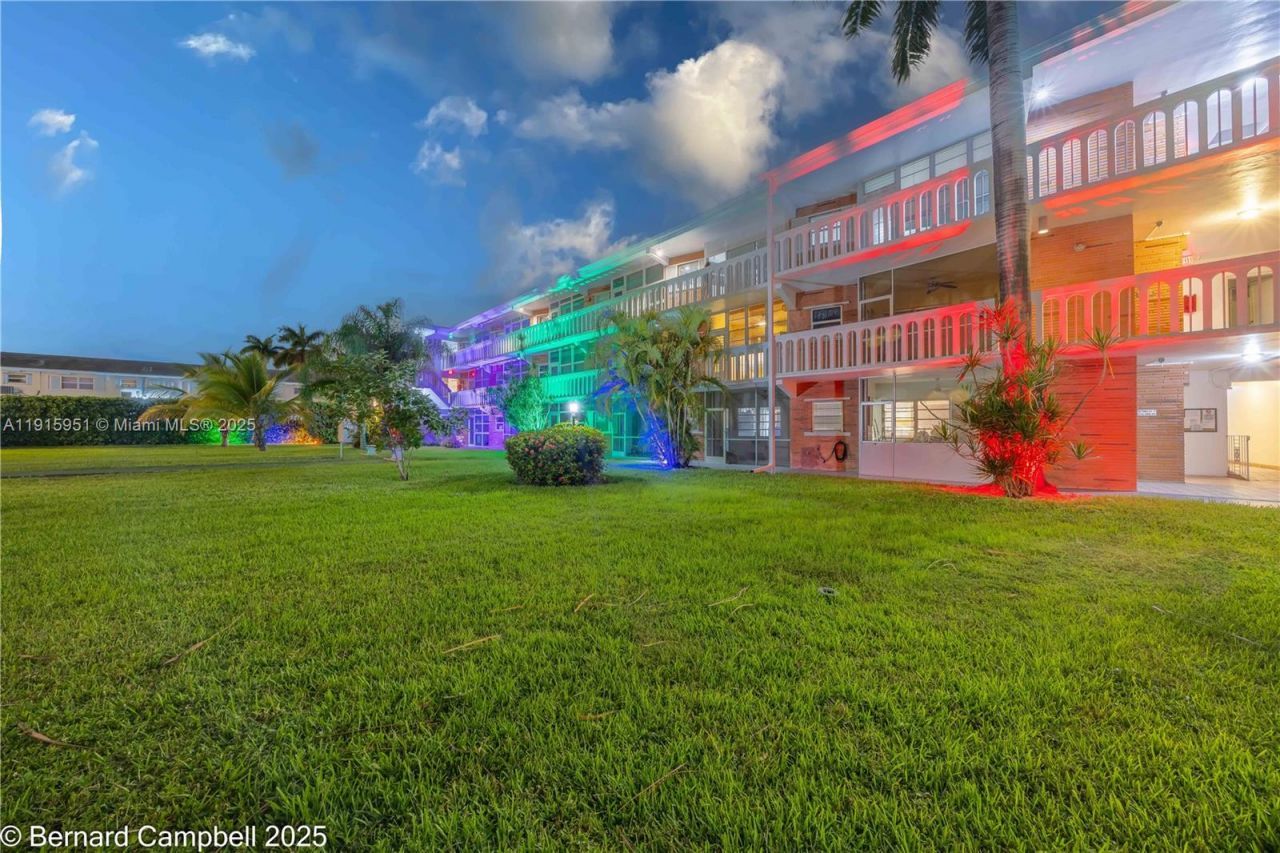 161 NE 10th Ave , Unit 15A, Hallandale Beach, FL 33009 Photo