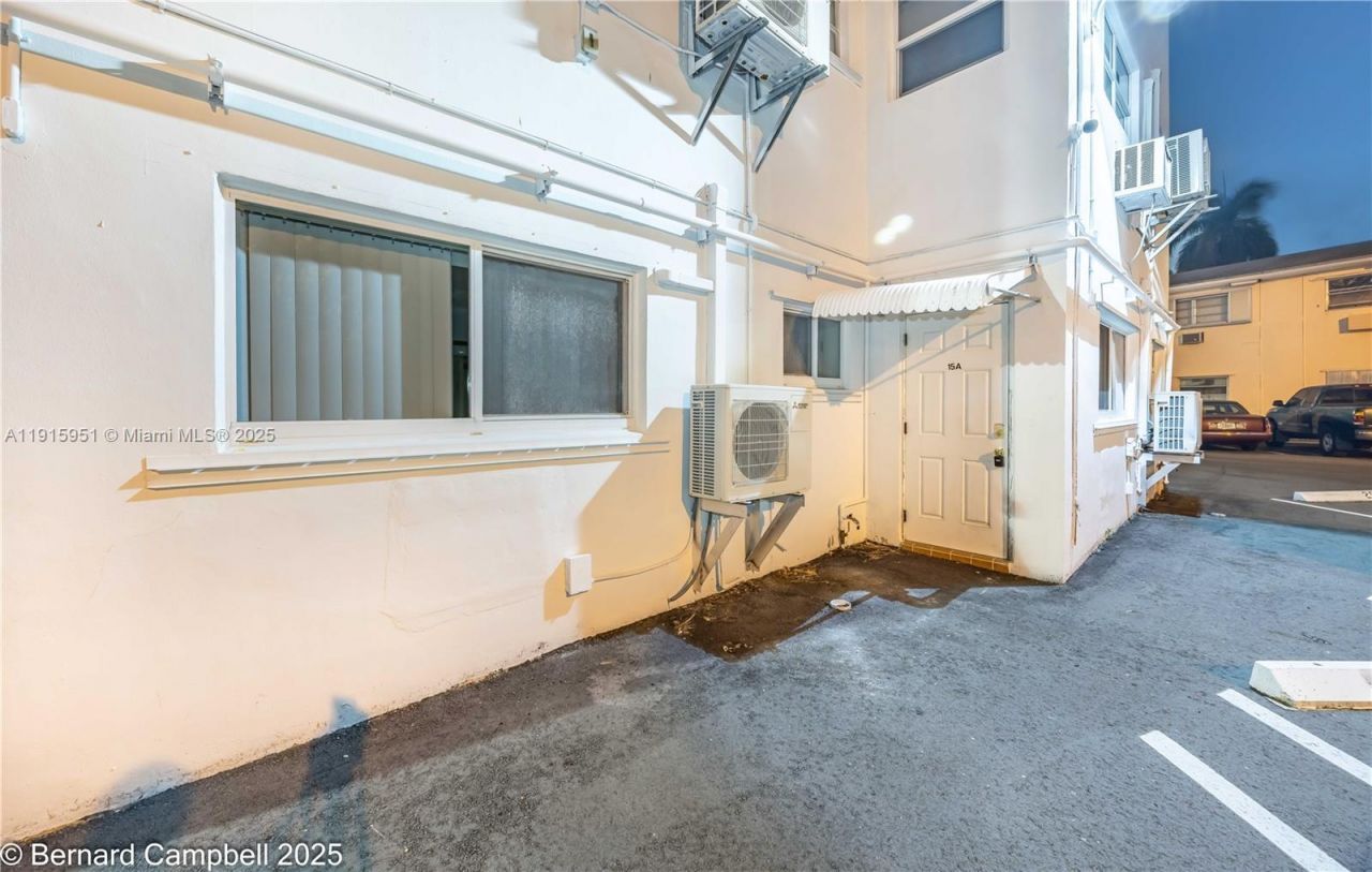 161 NE 10th Ave , Unit 15A, Hallandale Beach, FL 33009 Photo