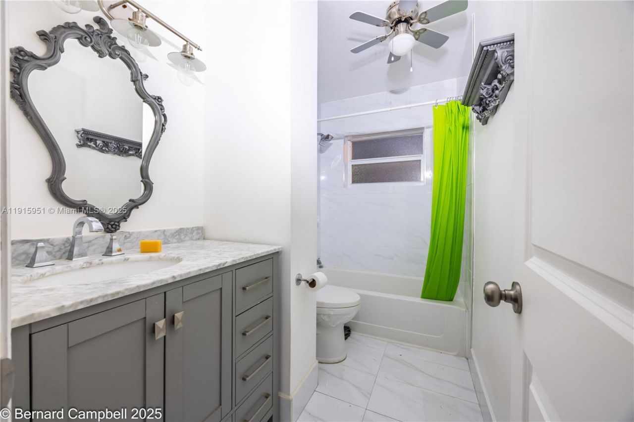 161 NE 10th Ave , Unit 15A, Hallandale Beach, FL 33009 Photo