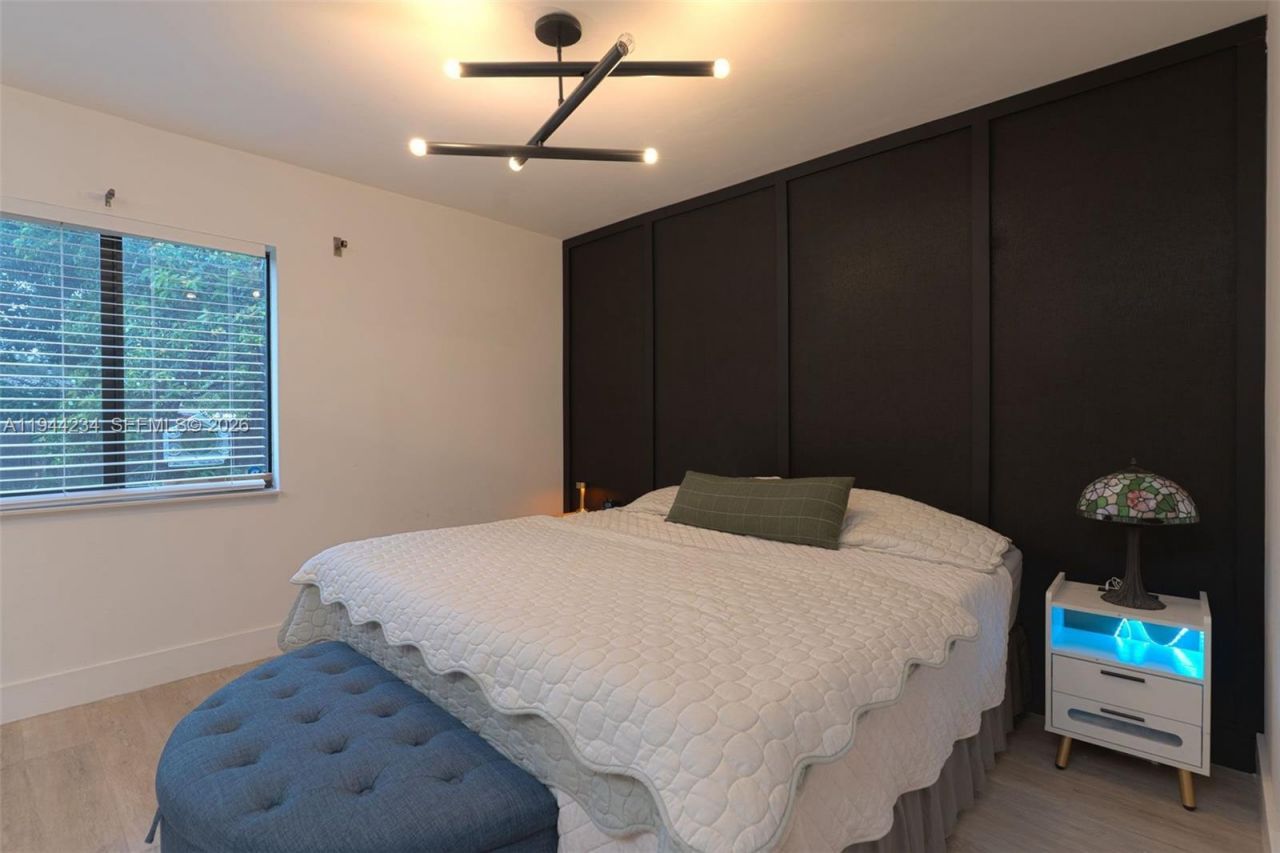 260 NW 133rd St , North Miami, FL 33168 Photo