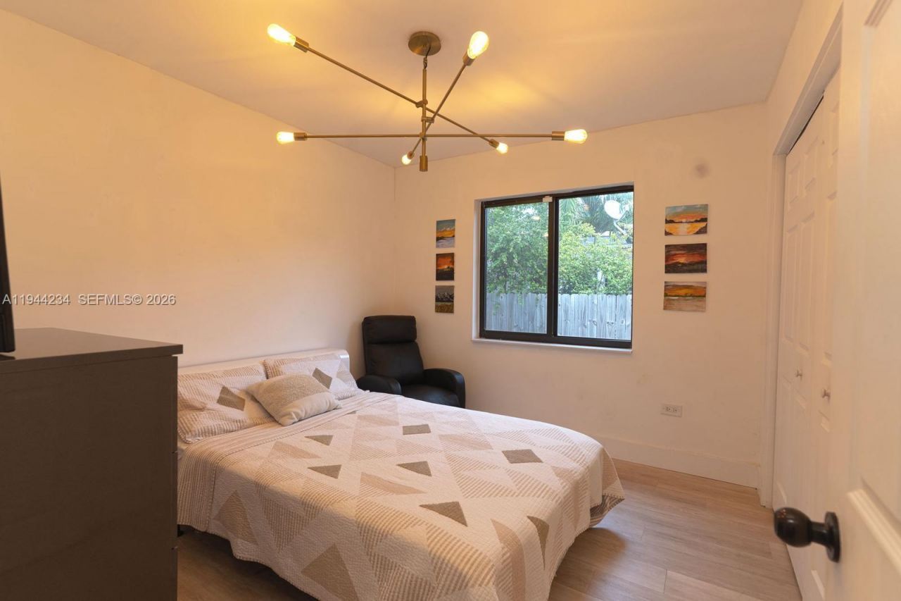 260 NW 133rd St , North Miami, FL 33168 Photo