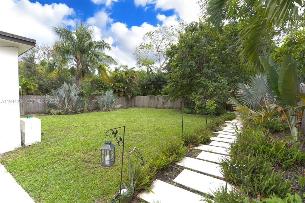 260 NW 133rd St , North Miami, FL 33168 Photo