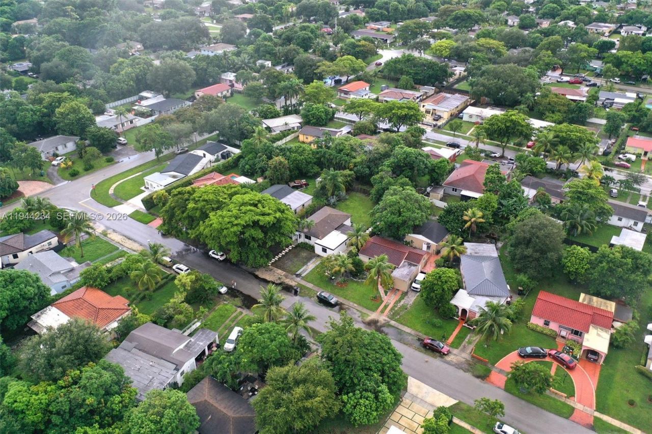 260 NW 133rd St , North Miami, FL 33168 Photo