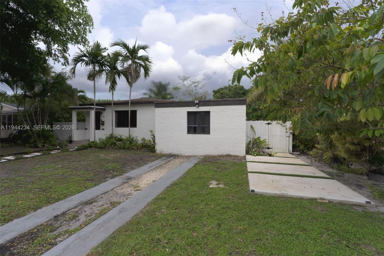 260 NW 133rd St , North Miami, FL 33168 Photo