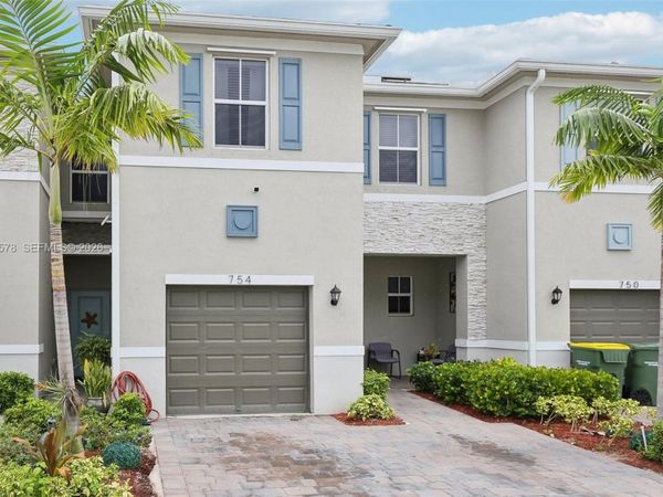 754 SE 19th St , Homestead, FL 33034