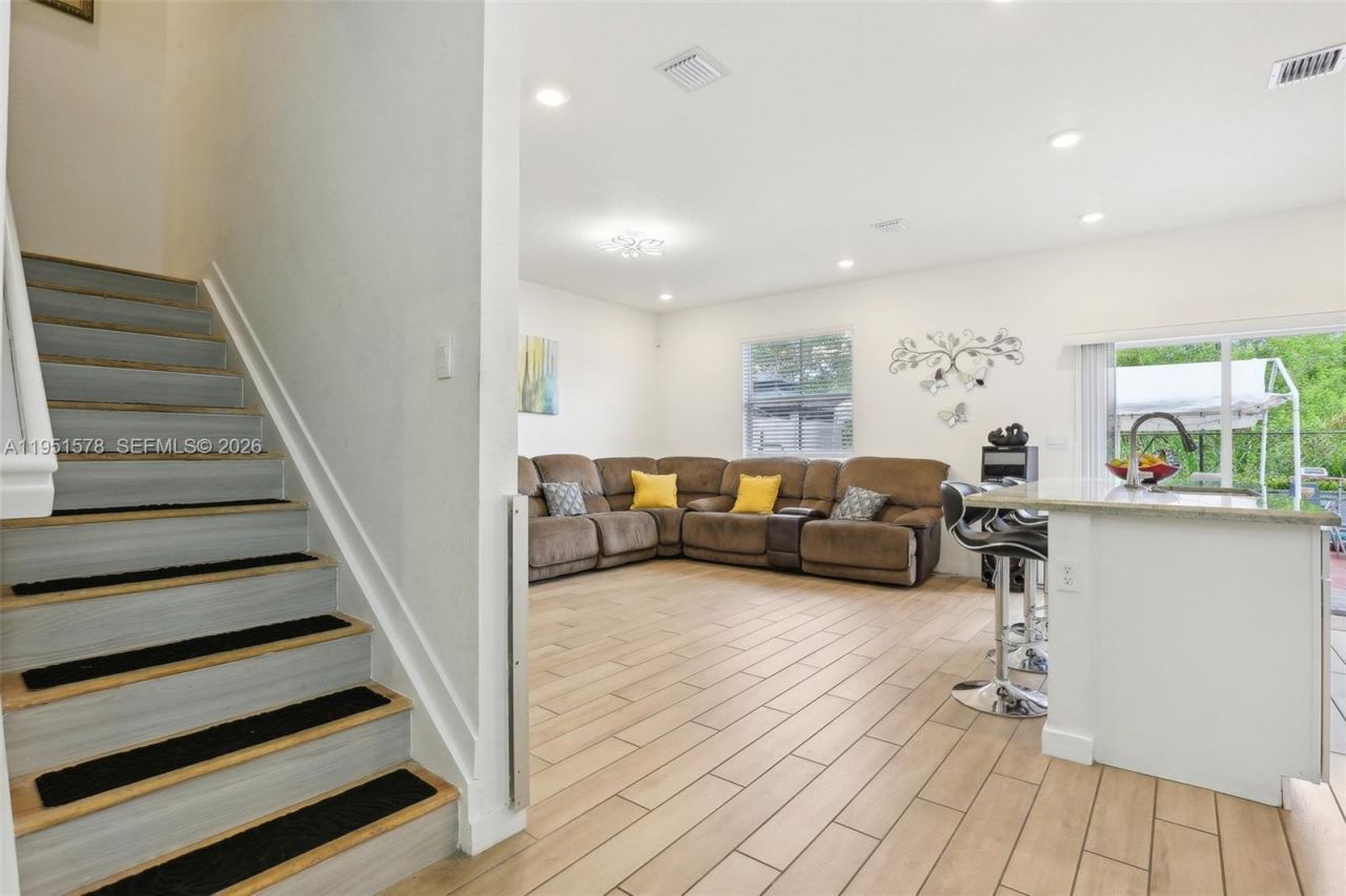 754 SE 19th St , Homestead, FL 33034 Photo