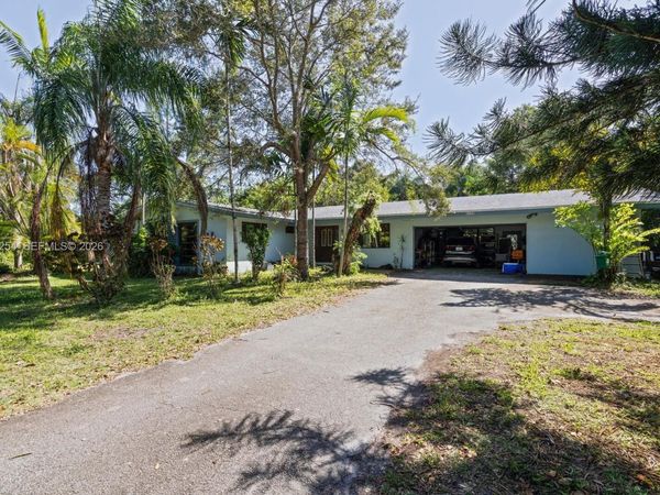 9300 SW 116th St , Miami, FL 33176