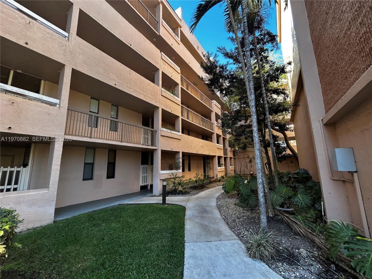 6800 Cypress Rd, Unit 207, Plantation, FL 33317 Photo