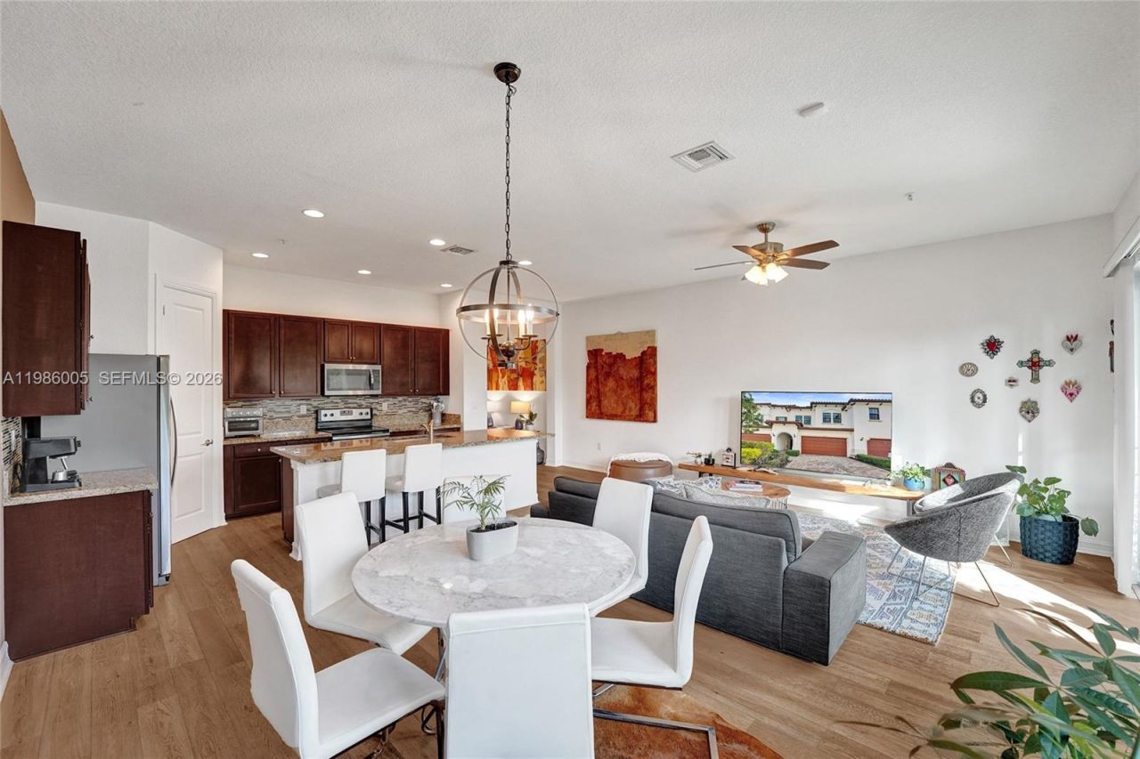 11607 SW 13th Dr, Pembroke Pines, FL 33025 Photo