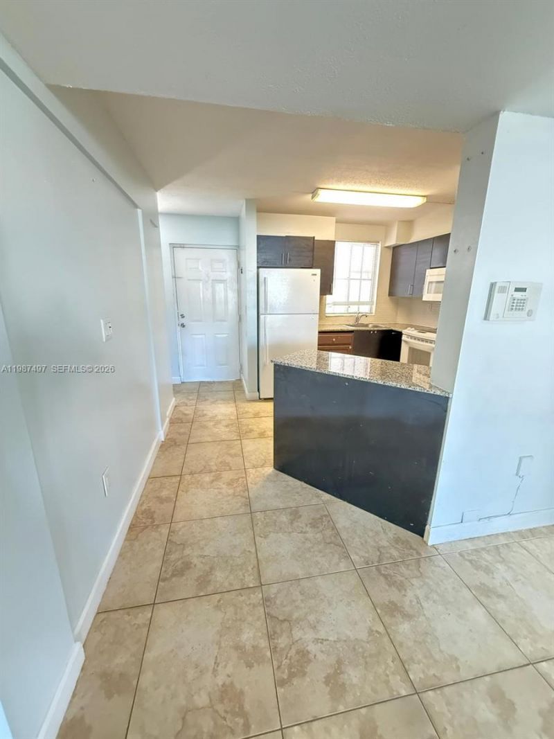 6045 NW 186th St, Unit 115, Hialeah, FL 33015 Photo