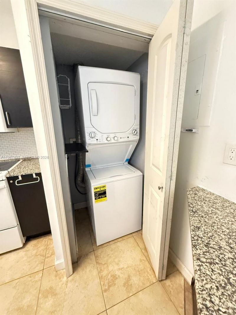 6045 NW 186th St, Unit 115, Hialeah, FL 33015 Photo