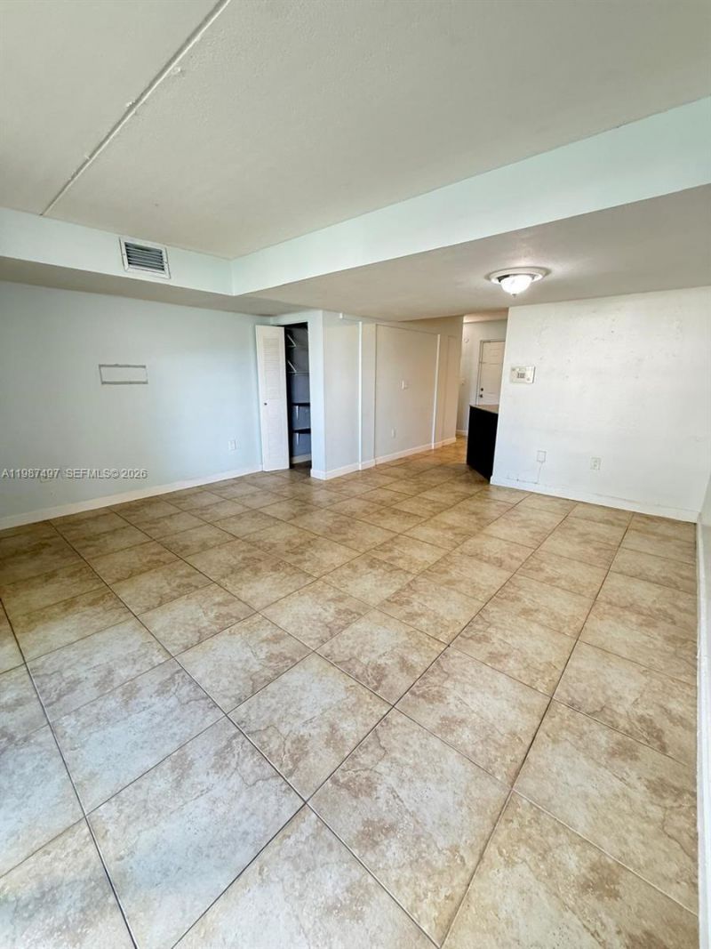 6045 NW 186th St, Unit 115, Hialeah, FL 33015 Photo