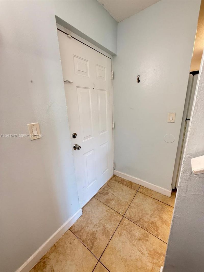 6045 NW 186th St, Unit 115, Hialeah, FL 33015 Photo