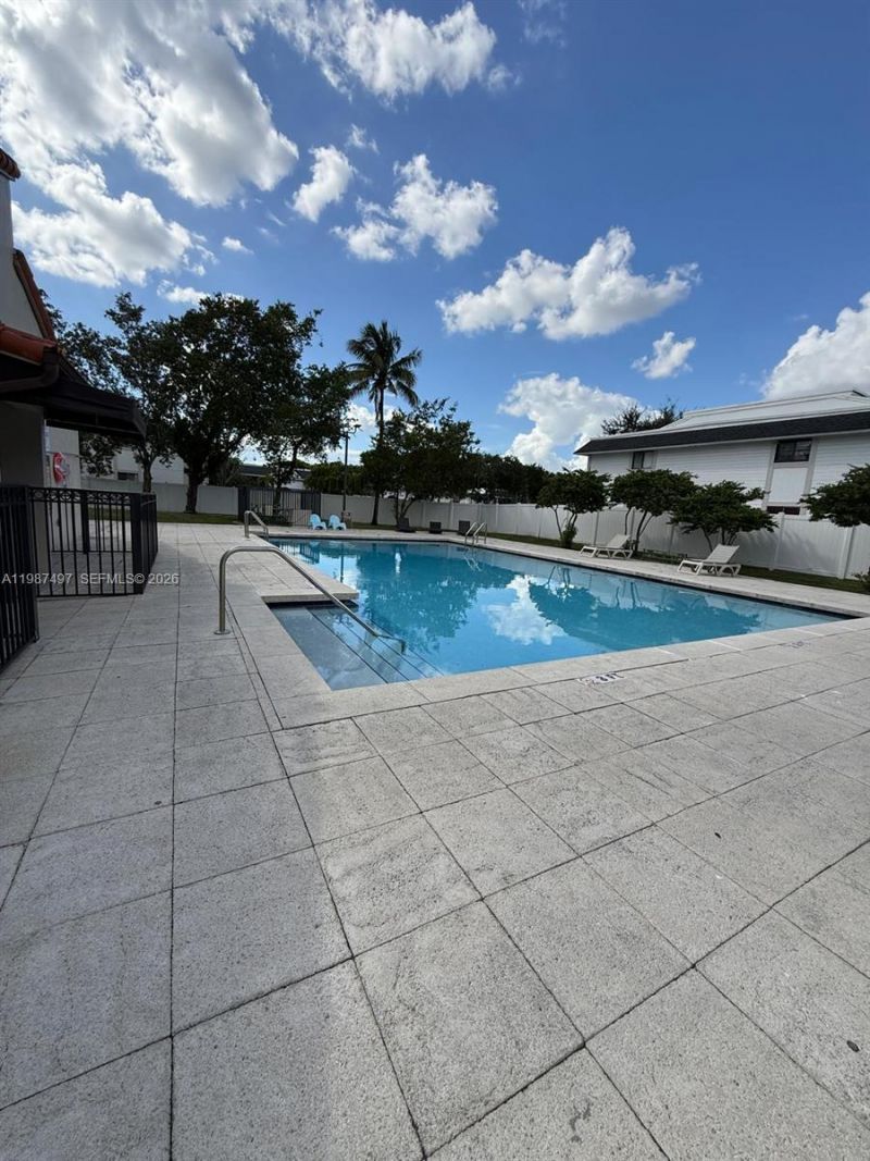 6045 NW 186th St, Unit 115, Hialeah, FL 33015 Photo