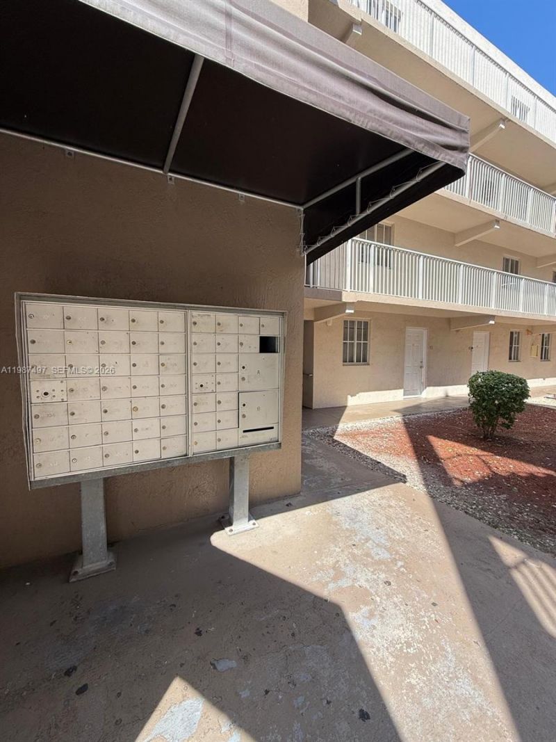 6045 NW 186th St, Unit 115, Hialeah, FL 33015 Photo