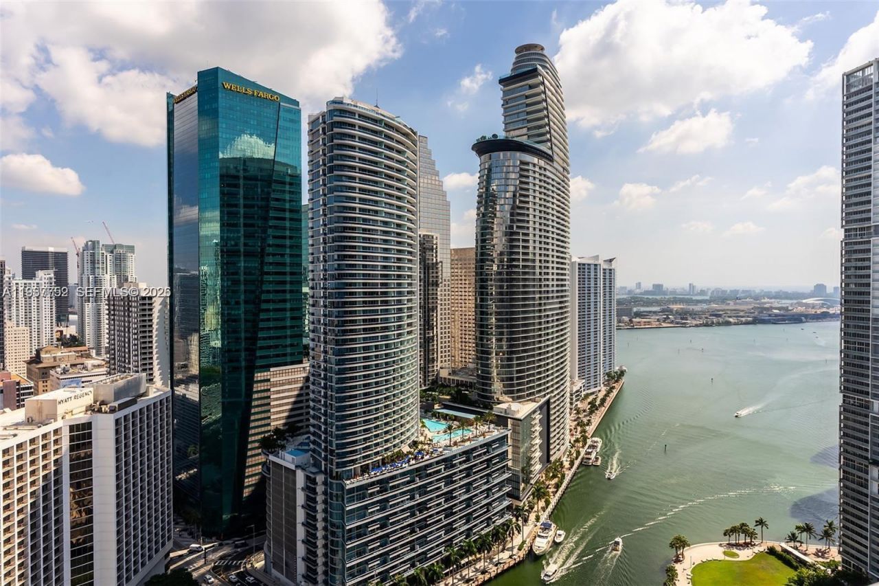 77 SE 5th St , Unit 3008, Miami, FL 33131 Photo