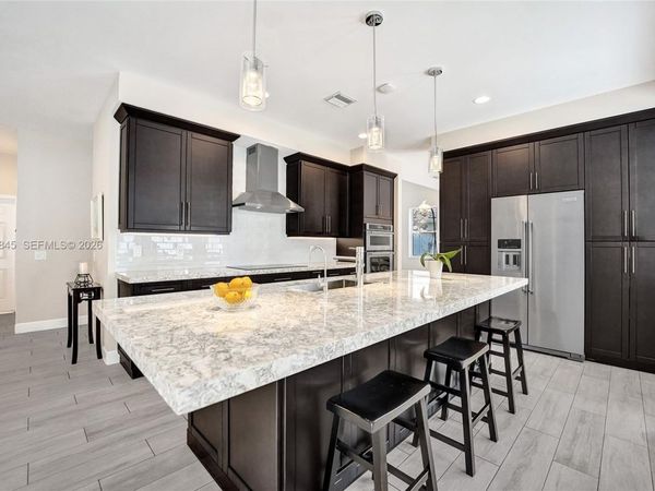 484 Cambridge Dr , Weston, FL 33326