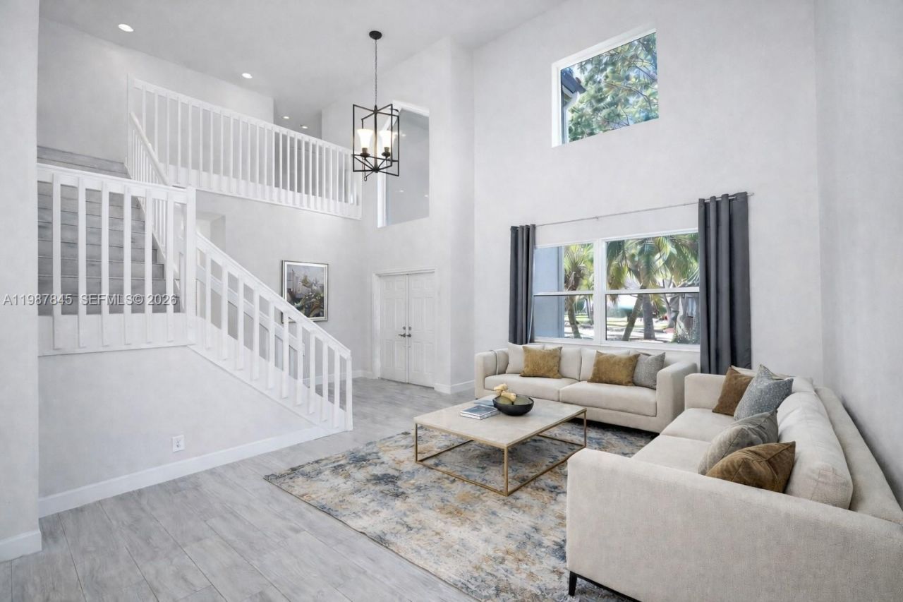 484 Cambridge Dr , Weston, FL 33326 Photo