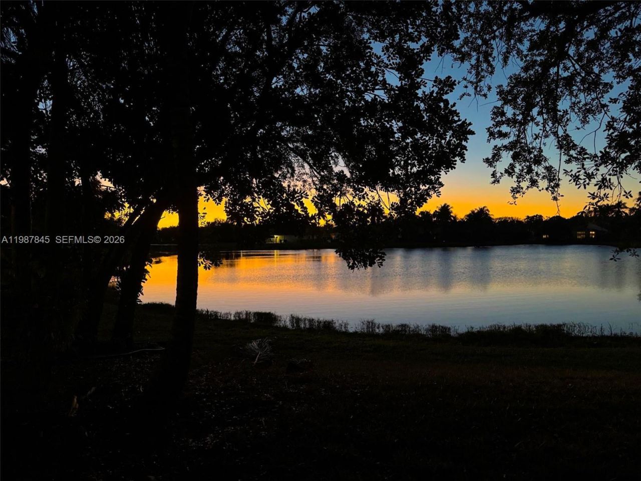 484 Cambridge Dr , Weston, FL 33326 Photo